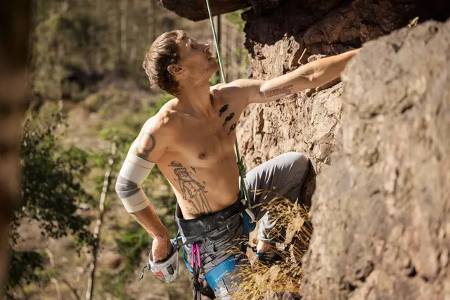 Bauerfeind Outdoor Comp Elbow Support Sm 