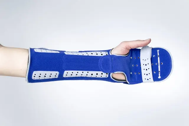 Bauerfeind ManuLoc Long Plus Str 0 Titan 